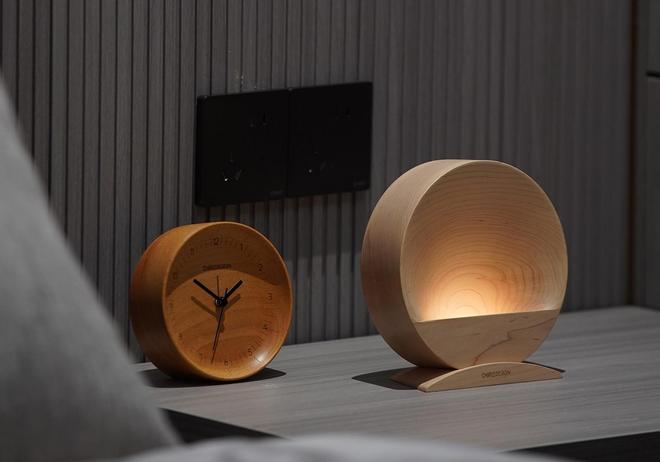 朝霞破晓与案首灯火——初日台灯推荐点亮暮夜却向晨曦借温柔