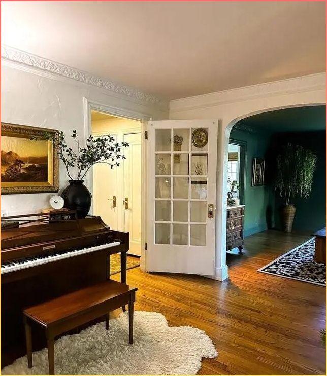 英国一对80后夫妻因“拒绝极简风”走红全屋沉稳棕色调